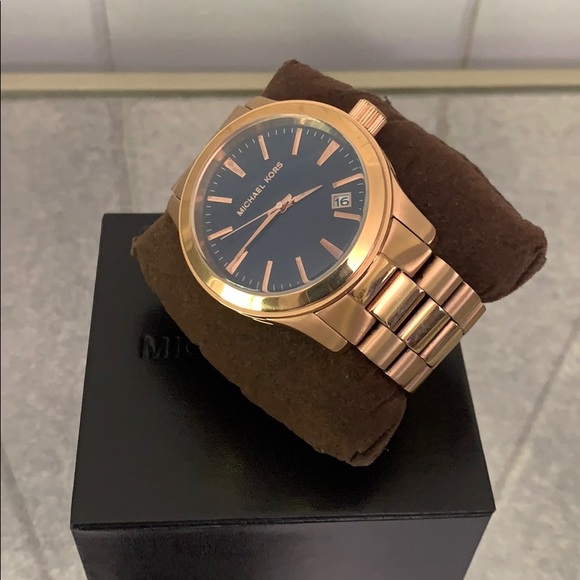 Michael Kors Large Face Rose Gold Runway Watch - Picture 2 of 3